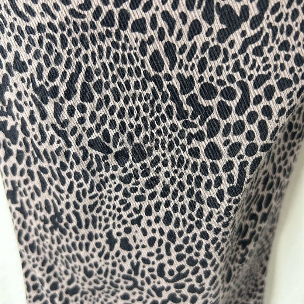 Women’s‎ Spanx Jean-ish Ankle Leggings in Desert Dot Size Medium Animal Print - Picture 4 of 16